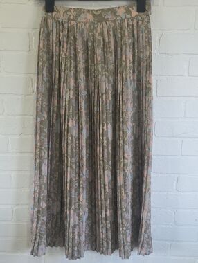 Mondi Vintage Pleated Floral Maxi Skirt